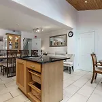 Bed & Breakfast Beaumont 4*
